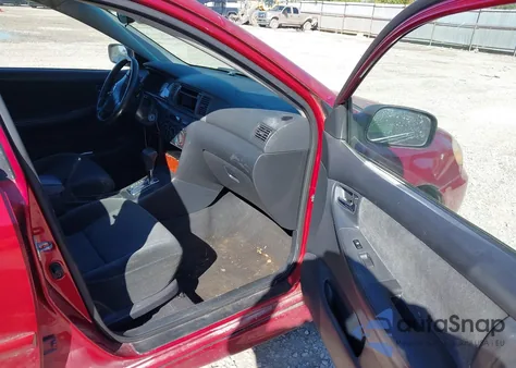 2004 Toyota Corolla S z USA, uszkodzony, nr VIN 1NXBR32E74Z213966